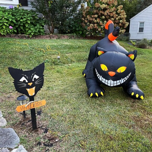 6 FTBlack Cat with Shakable Head Halloween Inflatable Decoration with LED Light - Picture 1 of 10